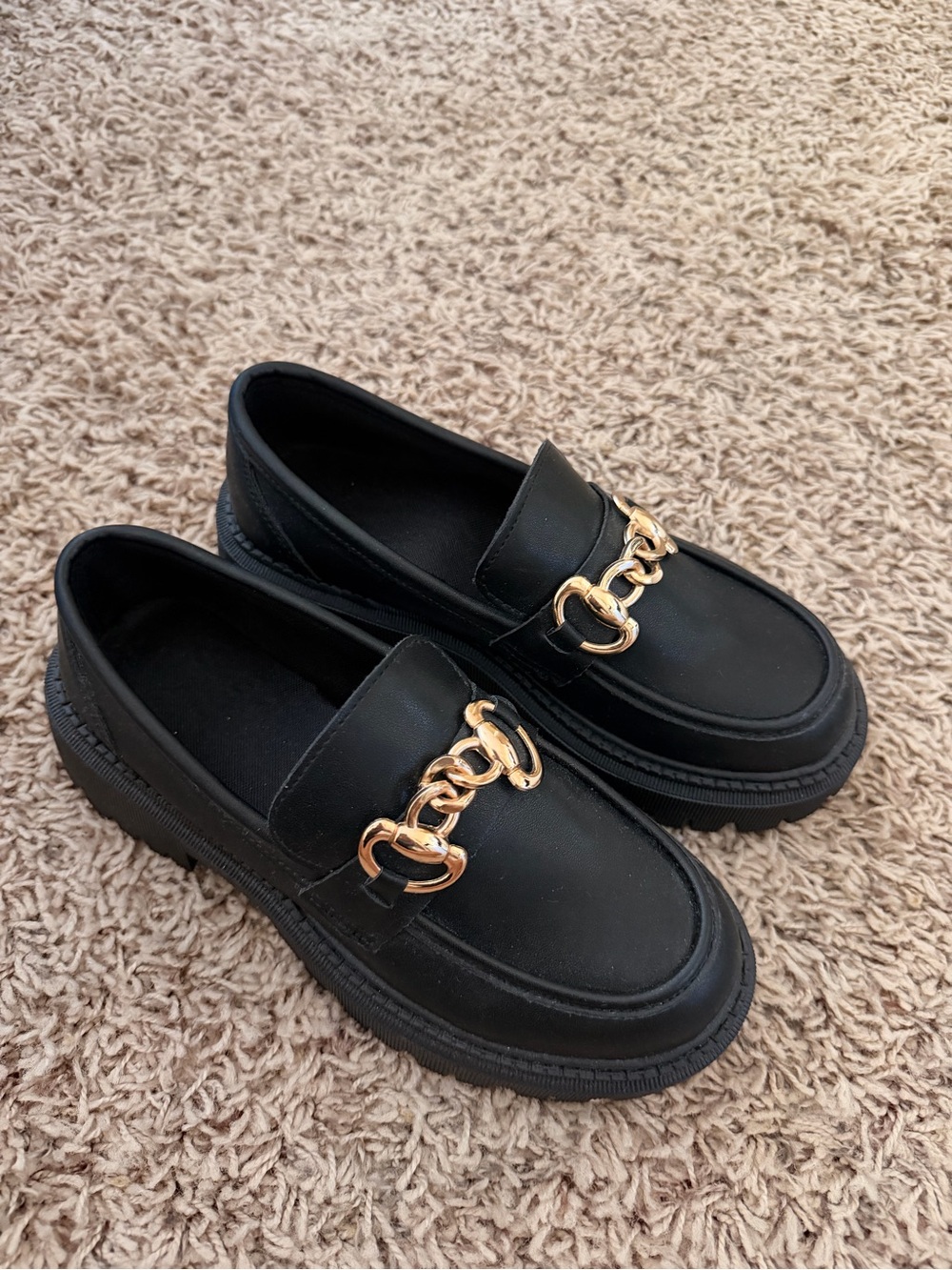 Black Chain-Accent Women's Loafers